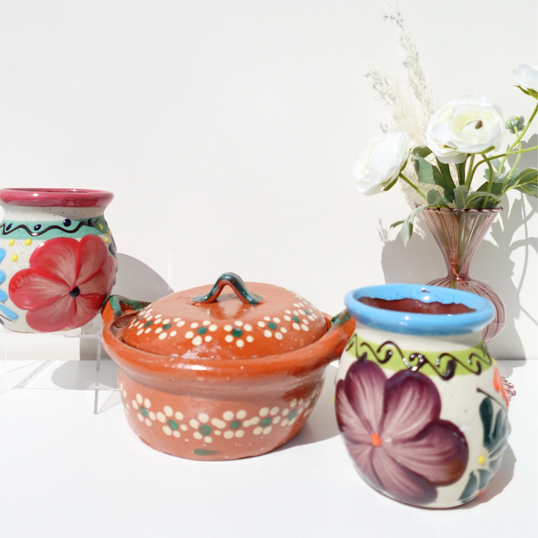 Mexican 7” casserole with 2 floral coffee mugs